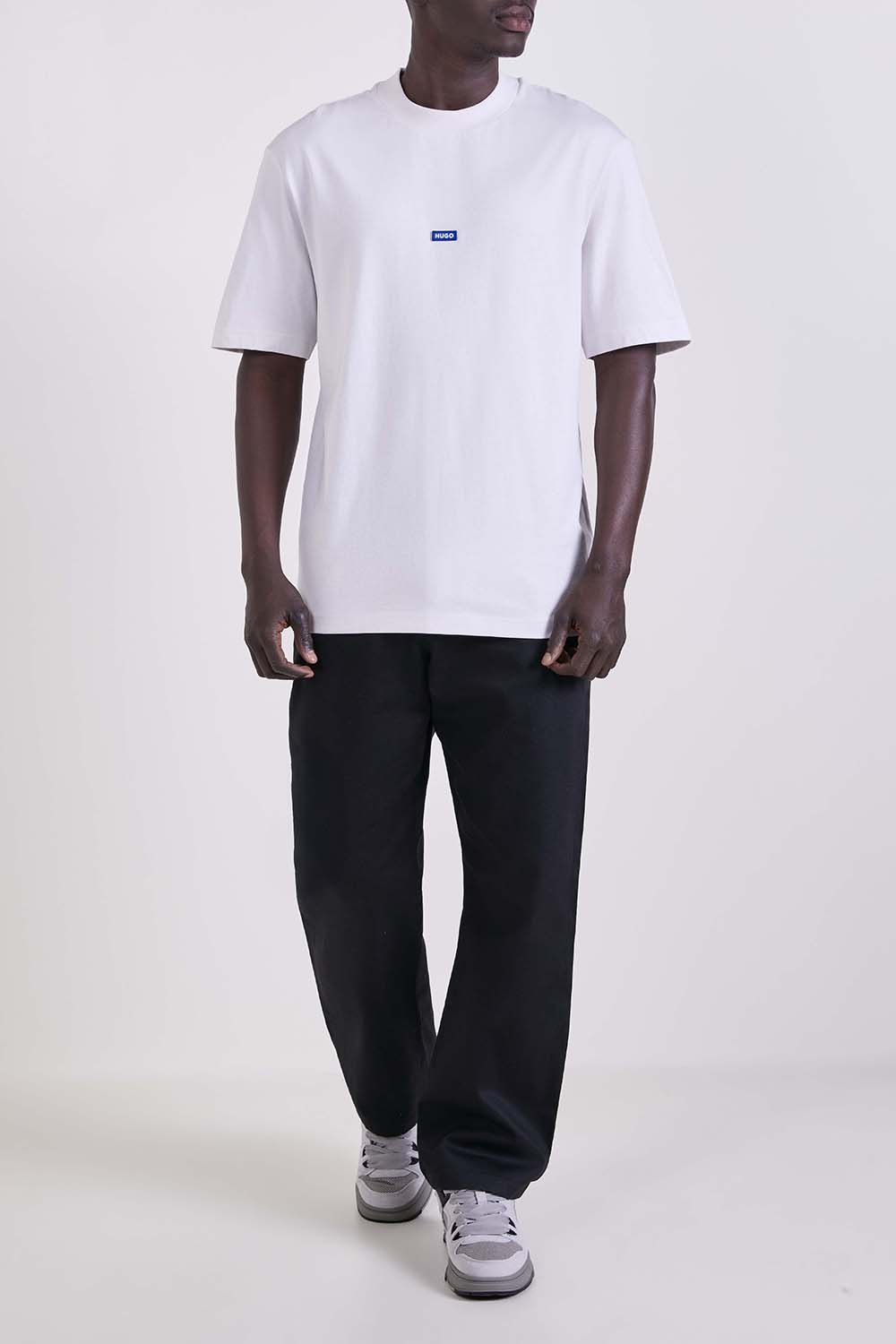 חולצת טי בגזרה ישרה